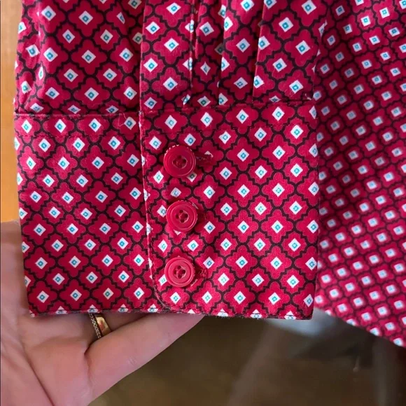 Ariat Women’s Red and White Patterned Shirt - Picture 4 of 11